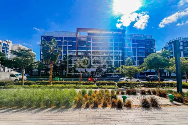 756992499-1066x800-1-640x427